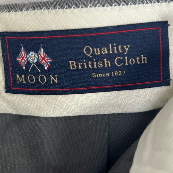 NEW / Wide-leg essential pant in grey herringbone Italian wool blend / B003 - Picture 6 of 9